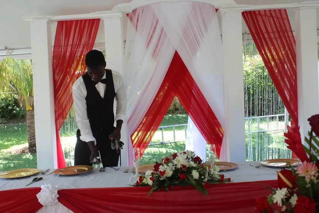 Villa Loyola Ocho Rios Gæstehus