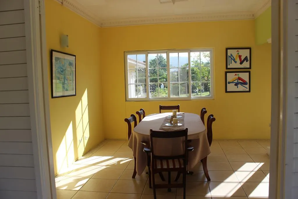 Gæstehus Villa Loyola Ocho Rios