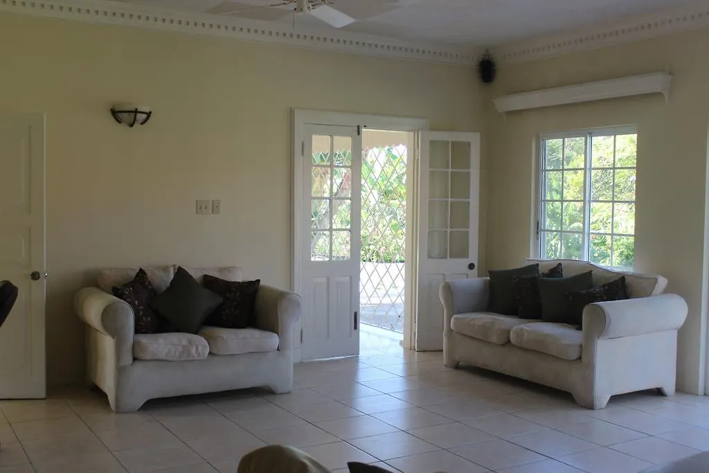Villa Loyola Ocho Rios 3*,
